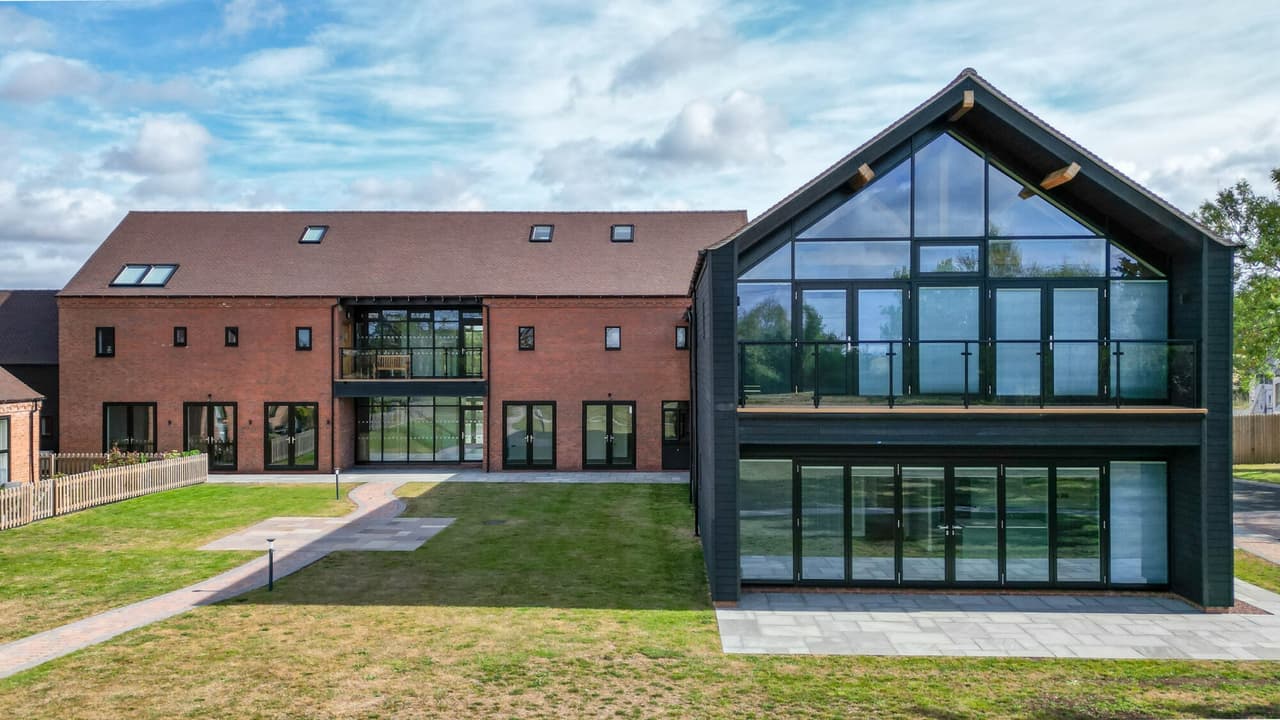 Lion & Lamb Barns Droitwich Road, Bradley Green, Redditch, Redditch, B96 6RP