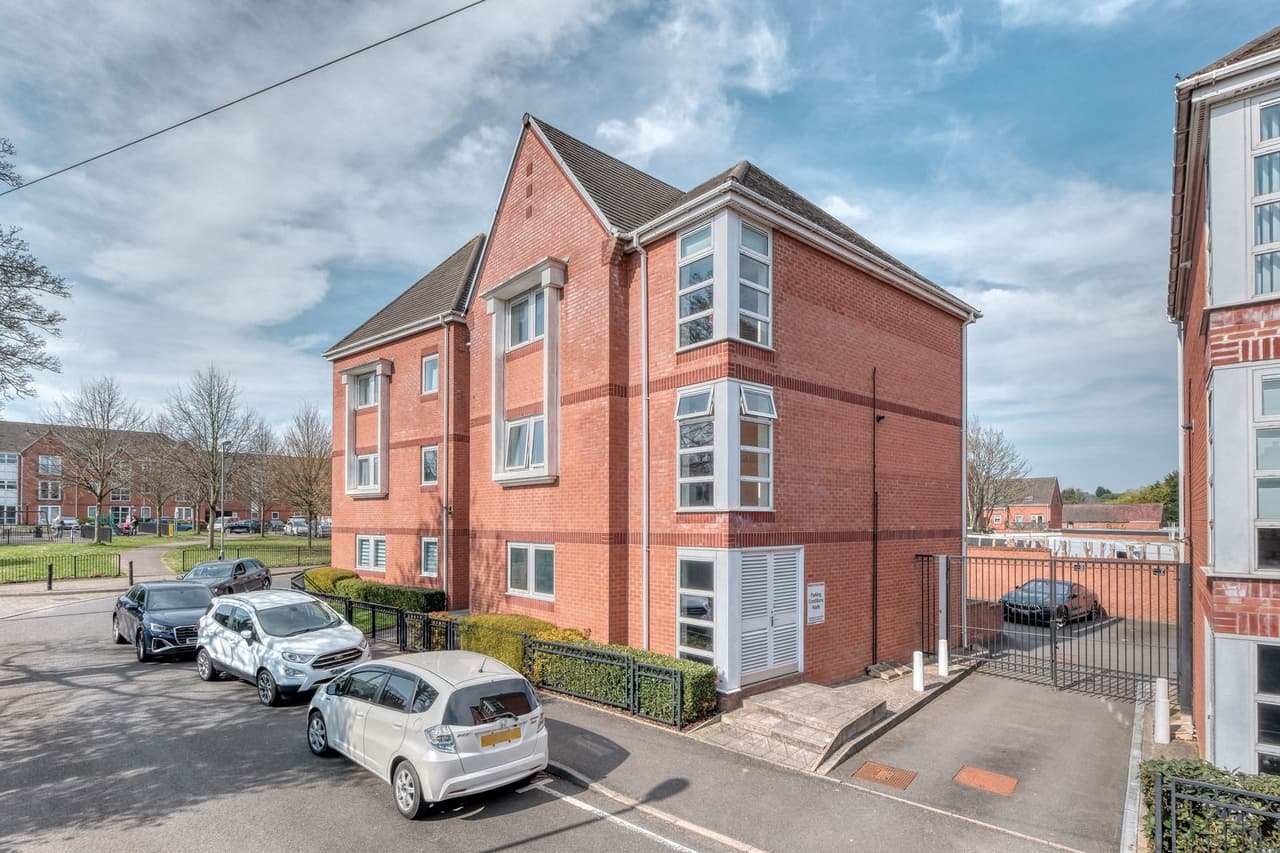 Apartment 4, Wolseley House, Birmingham, 3 School Close, B31 2SH
