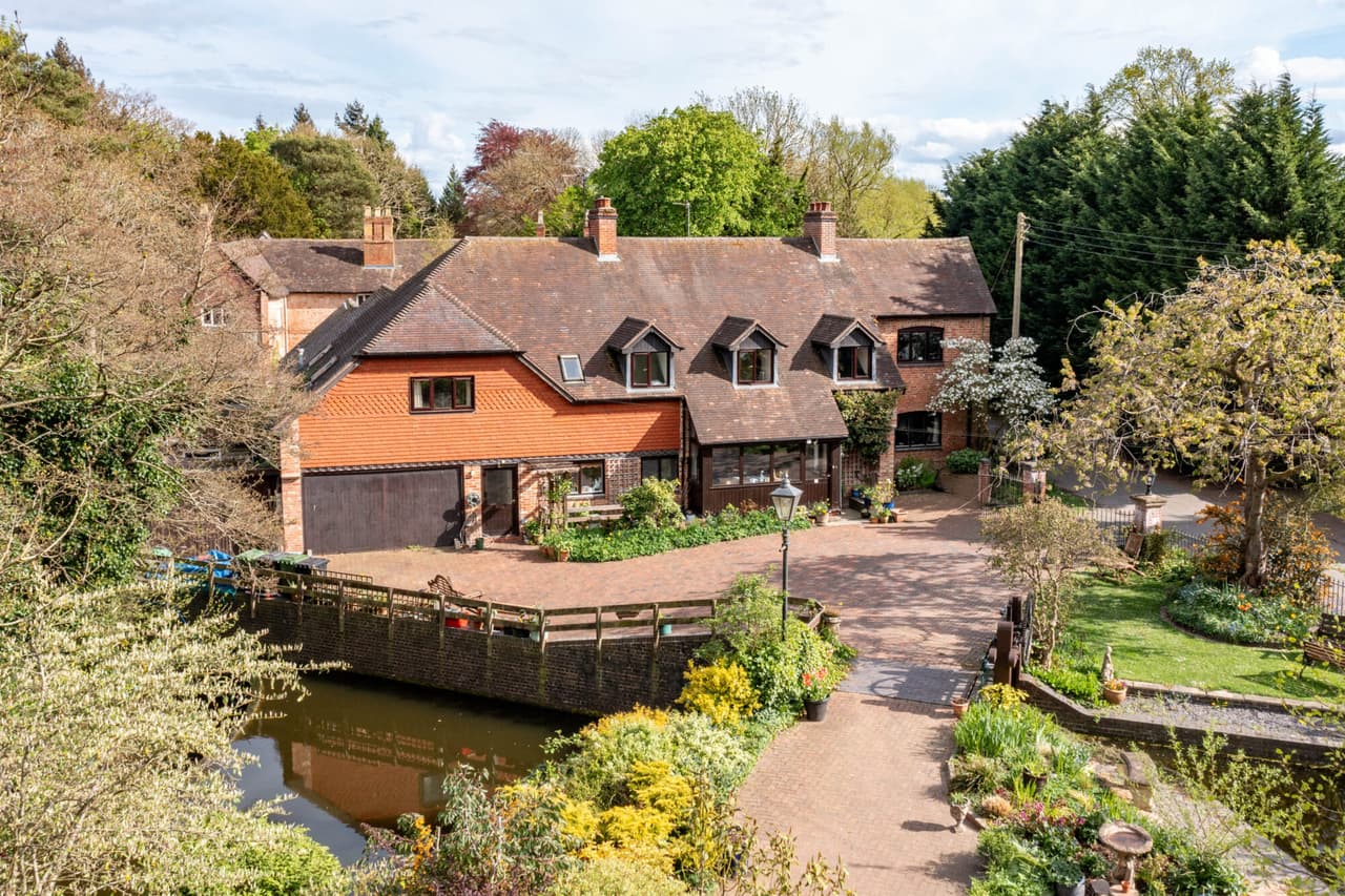 Rectory Cottage Old Rectory Lane, Alvechurch, Birmingham, Birmingham, B48 7SU