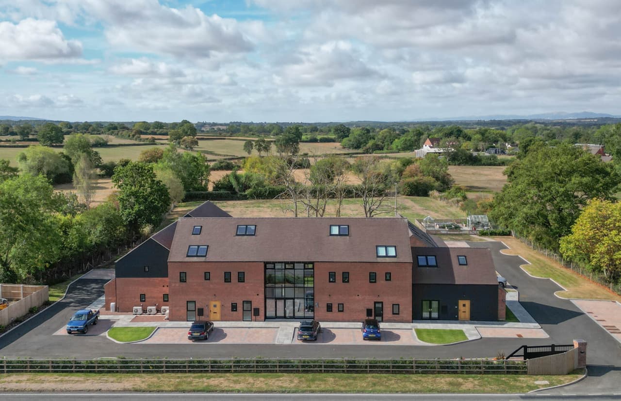 Lion & Lamb Barns Droitwich Road, Bradley Green, Redditch, Redditch, B96 6RP