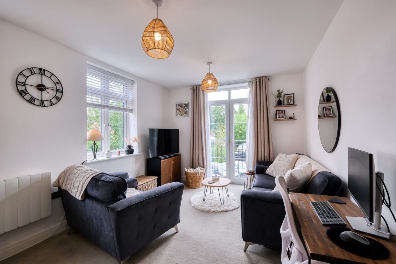 Apartment 4, Market Gate, Solihull, 25 Gorcott Lane, B90 1GJ