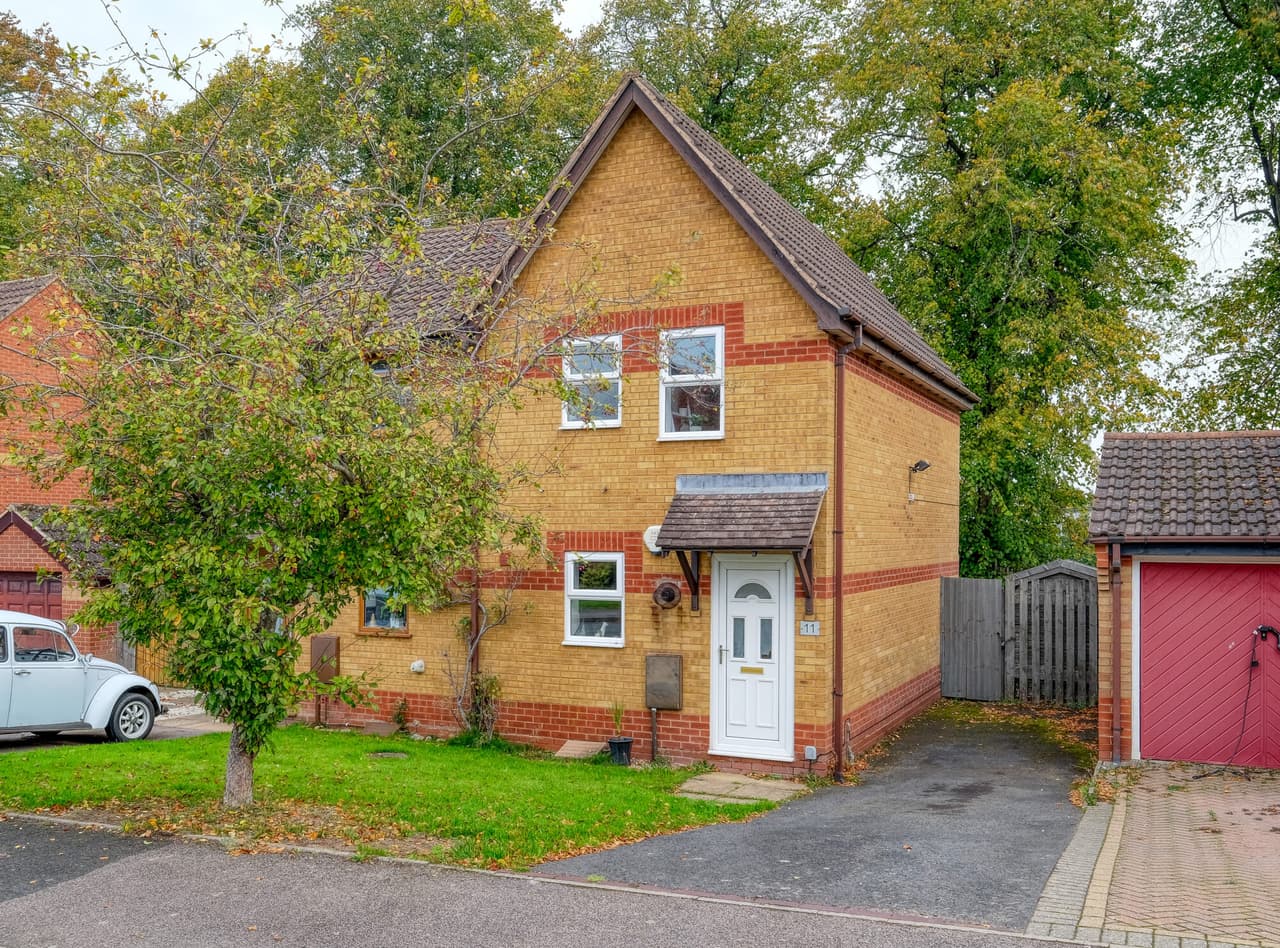 Knowle Close, Rednal, Birmingham, Birmingham, B45 8XU
