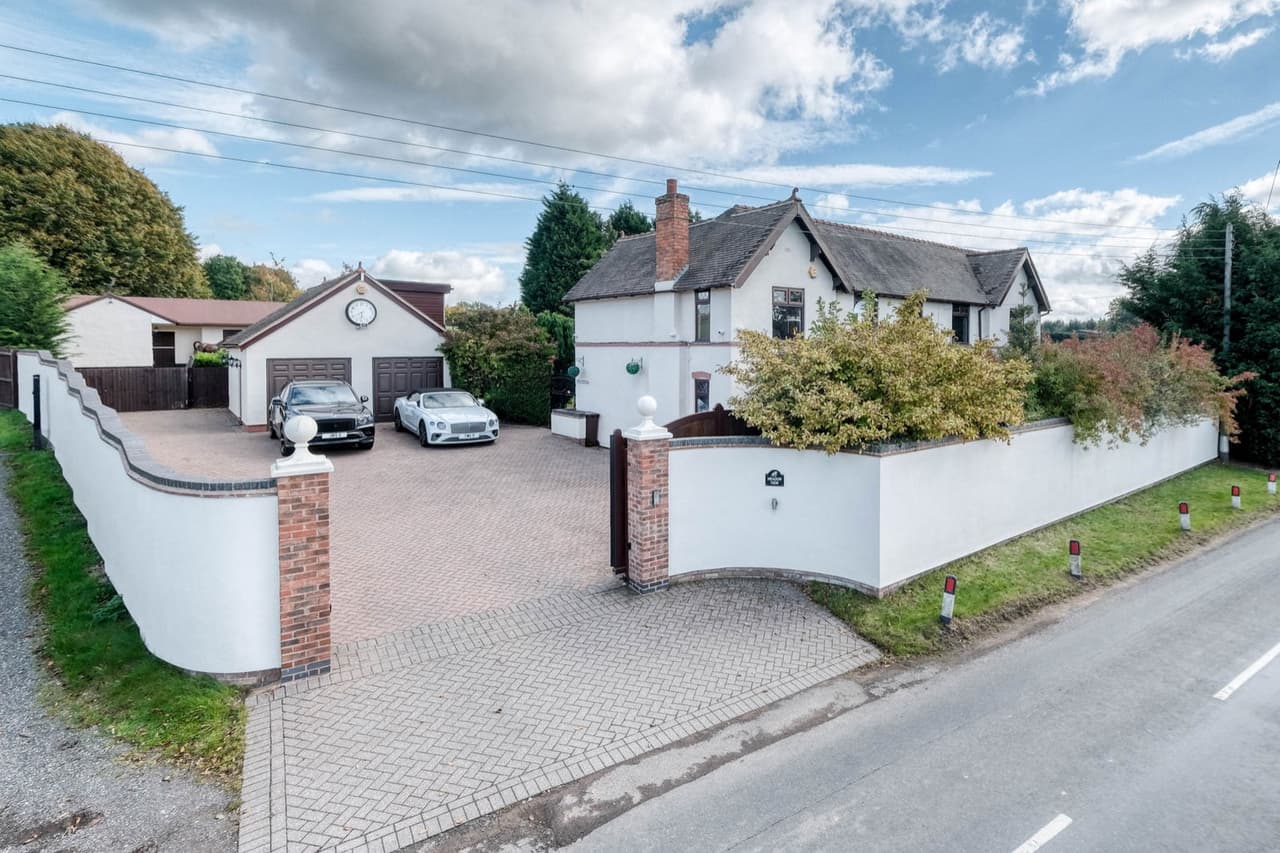 Meadow View Wildmoor Lane, Wildmoor, Bromsgrove, Bromsgrove, B61 0RQ