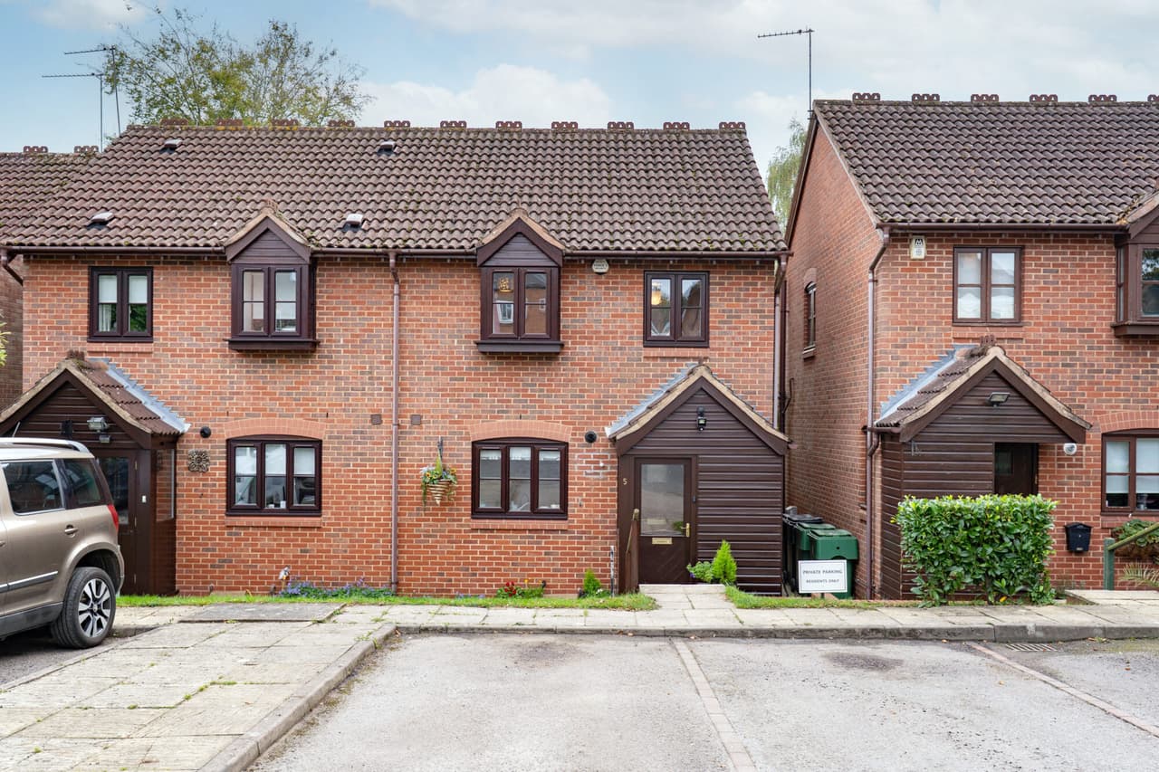 Coach Cottages, Barnt Green, Birmingham, Birmingham, B45 8QB