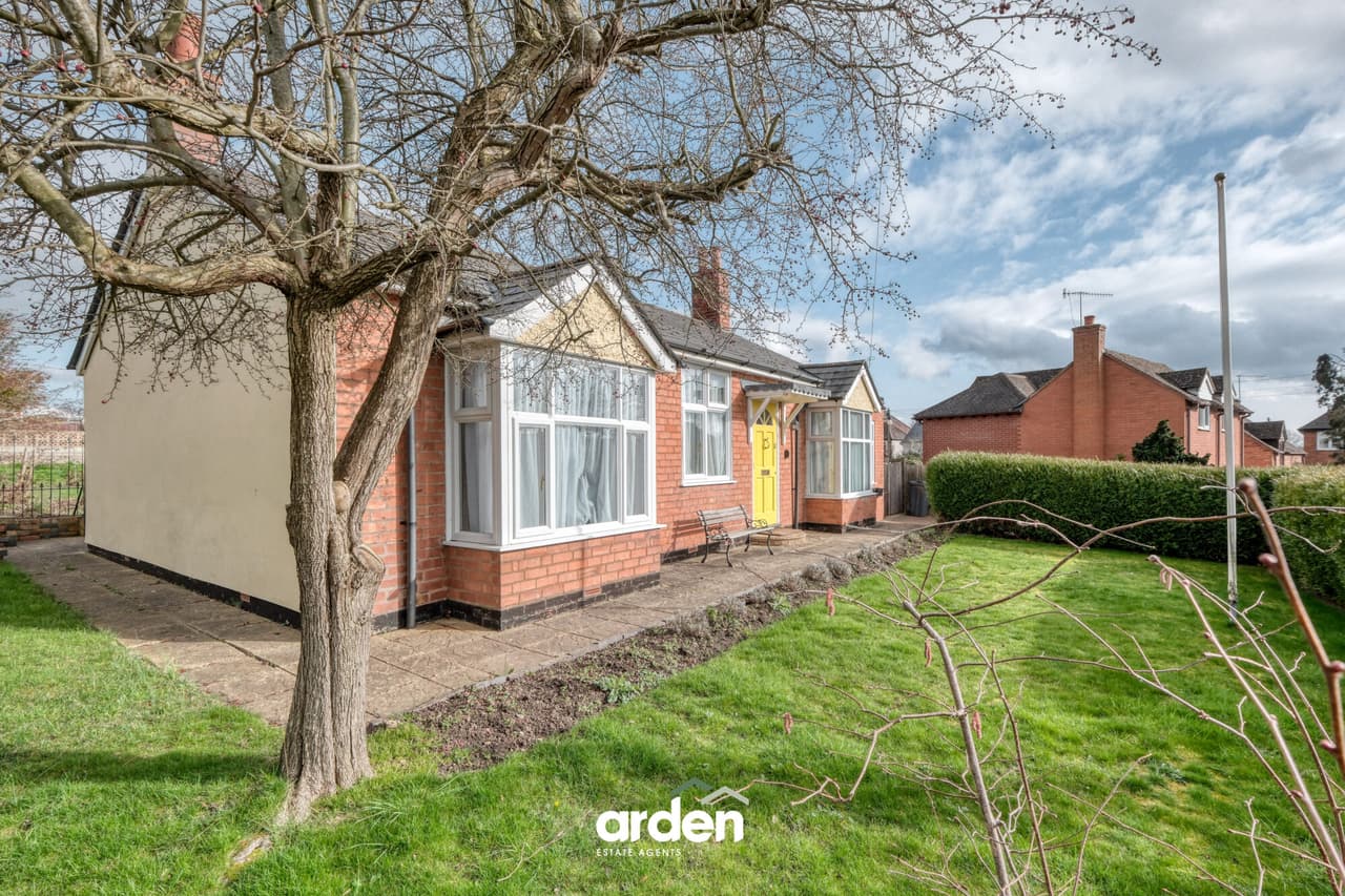 Crest View Claphill Lane, Rushwick, Worcester, Worcester, WR2 5TP