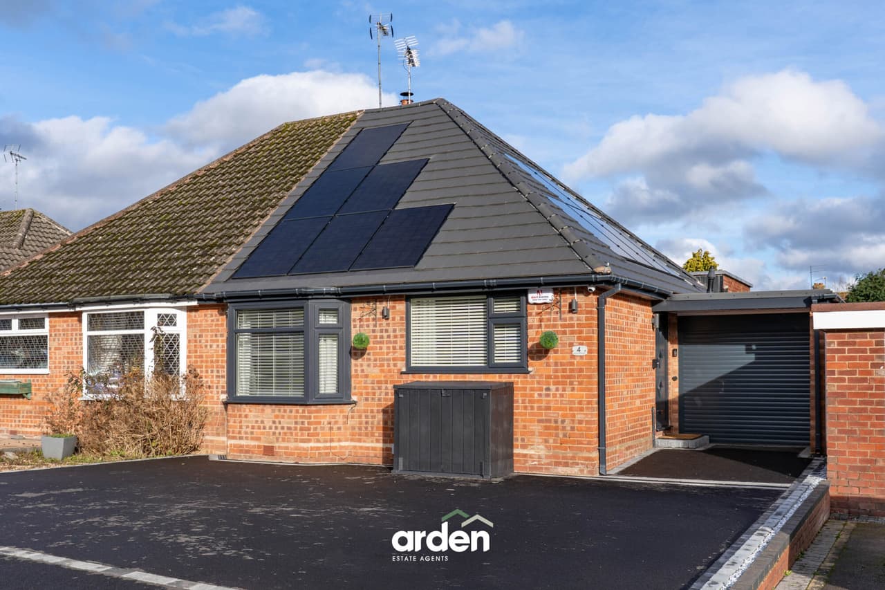 Hinton Avenue, Alvechurch, Birmingham, Birmingham, B48 7LY