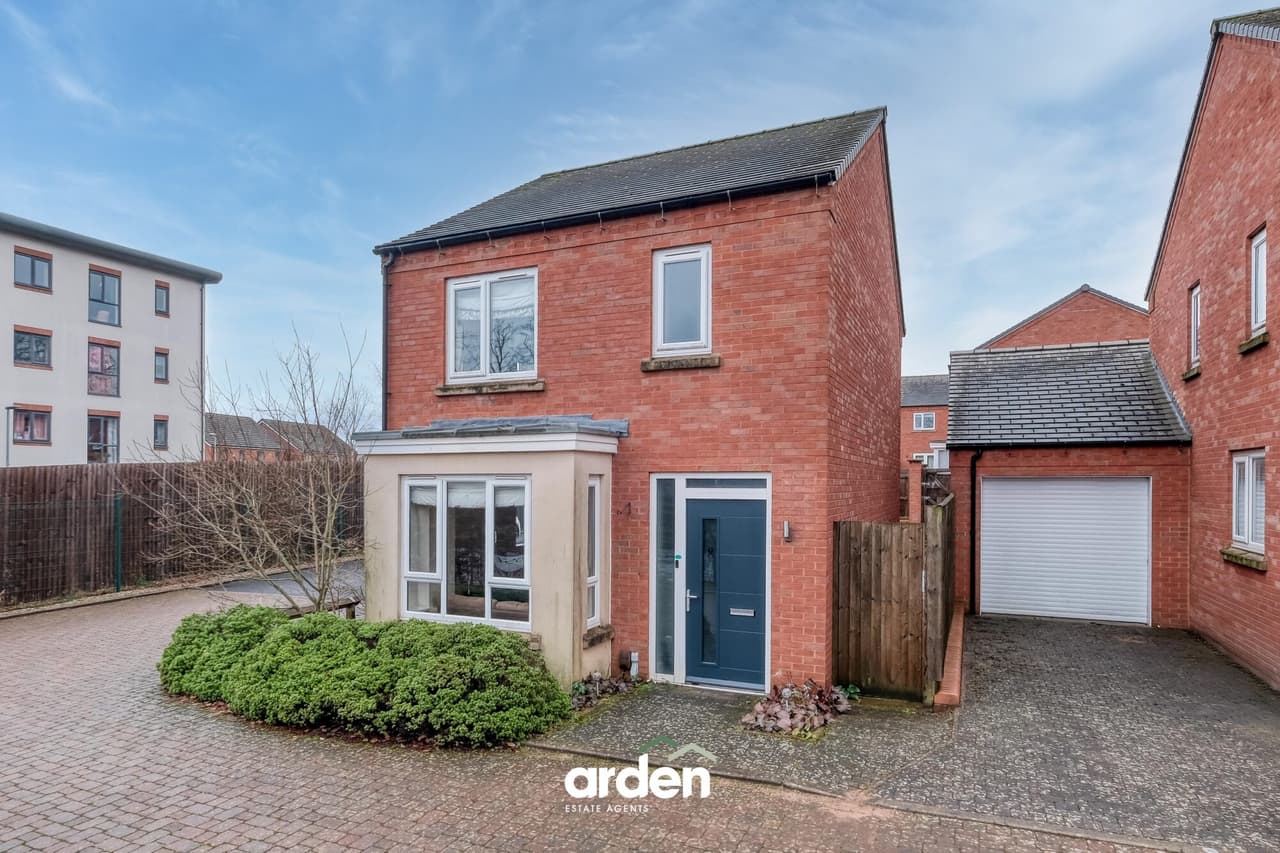 Chadwick Close, Rednal, Birmingham, Birmingham, B45 8NN