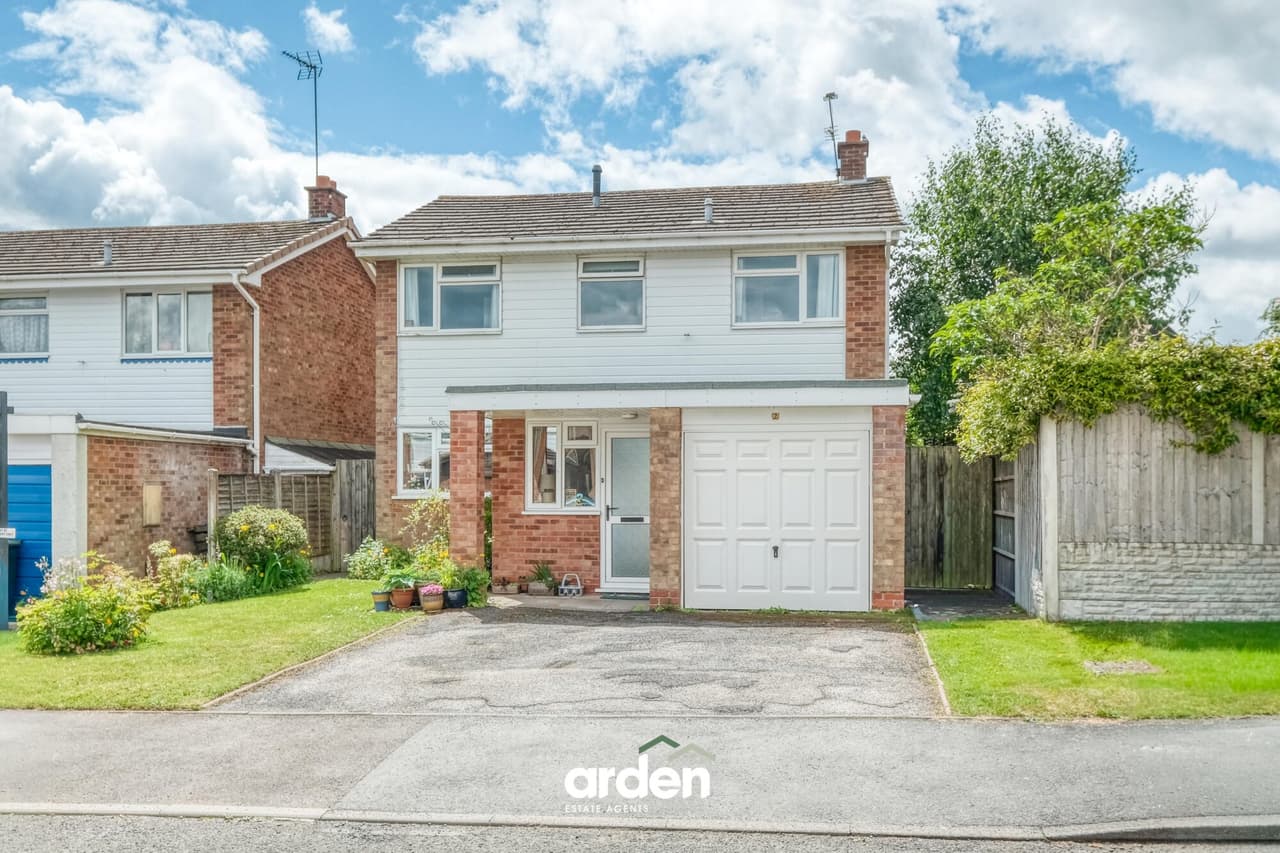 Poplar Drive, Barnt Green, Birmingham, Birmingham, B45 8NQ