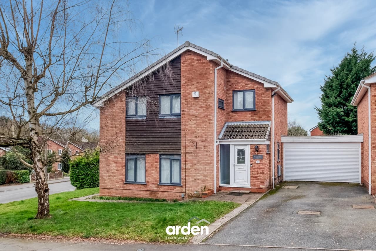 Lechlade Close, Redditch, Redditch, B98 8RN