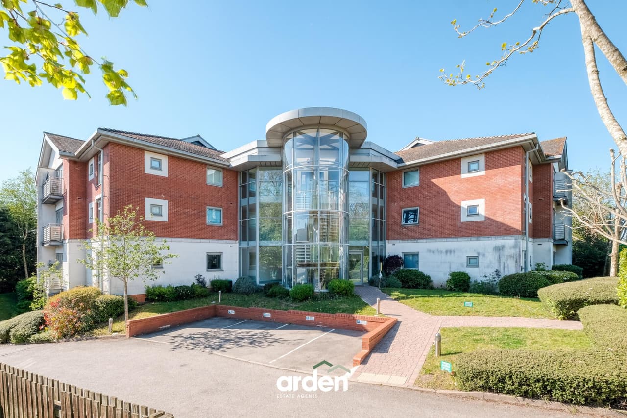 Flat 9, Pinnacle House, Redditch, 632 Evesham Road, B97 5LH