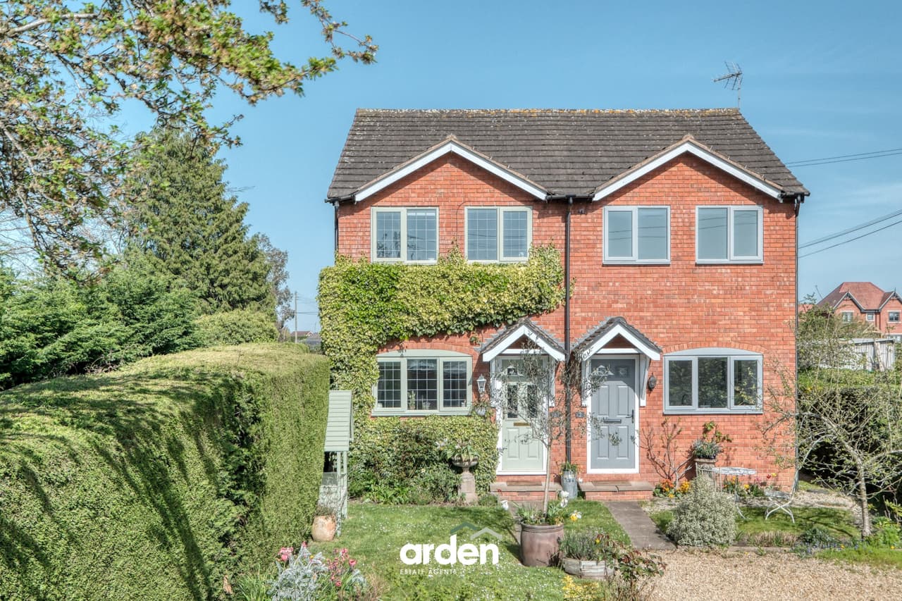 Peartree Cottages Greenhill Lane, Hallow, Worcester, Worcester, WR2 6LG