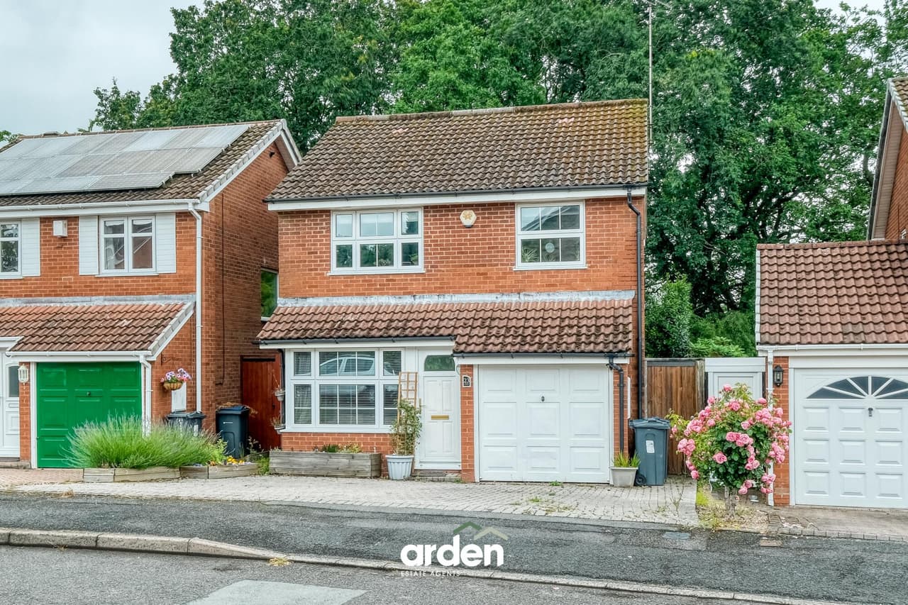 Thurloe Crescent, Rubery, Birmingham, Rednal, B45 9YN