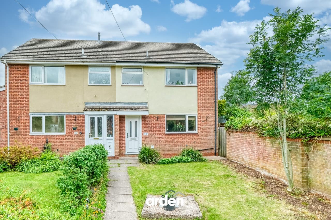 Robins Hill Drive, Alvechurch, Birmingham, Birmingham, B48 7NJ