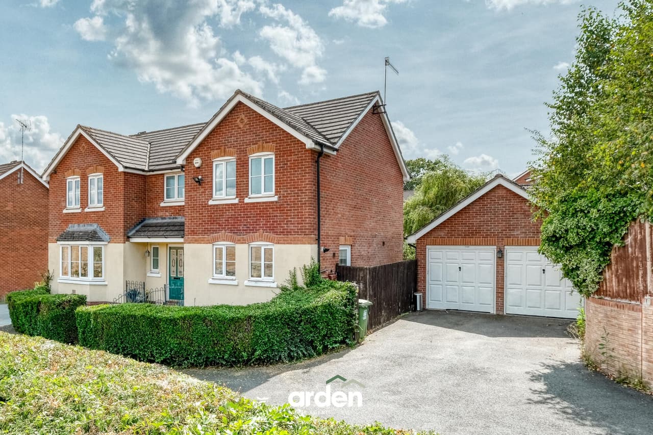 Robins Lane, Redditch, Redditch, B97 6GX