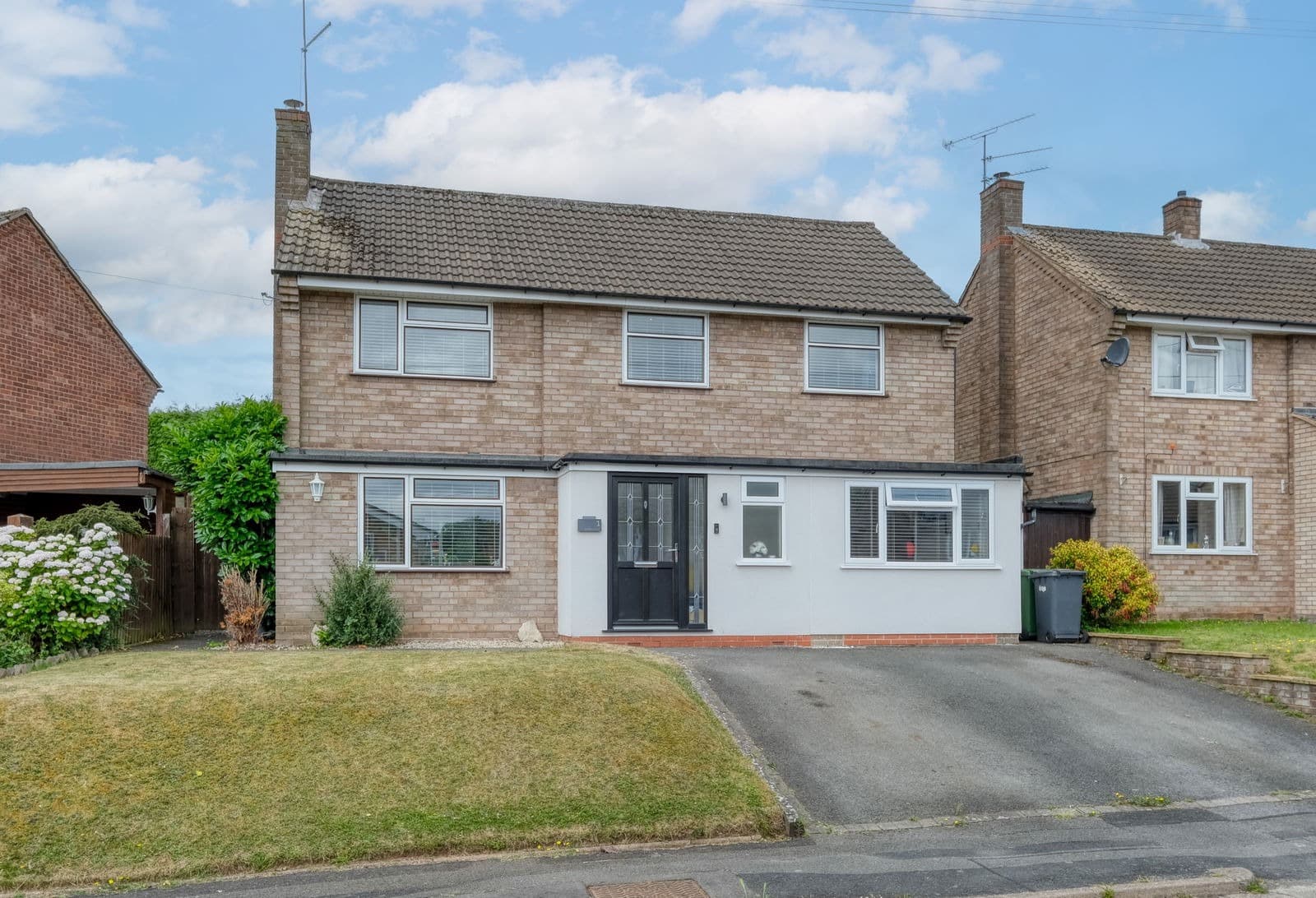Burns Close, Redditch, Redditch, B97 5BS