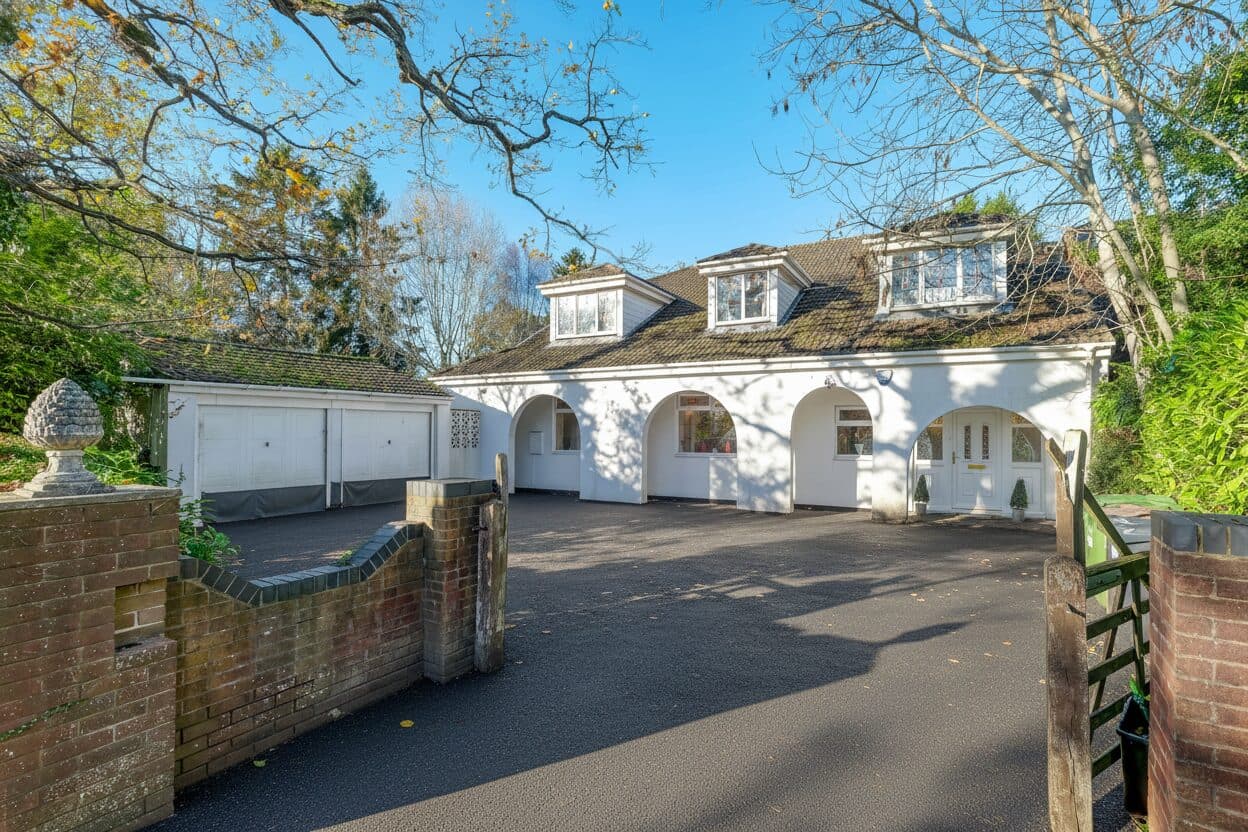 Dickens Heath Road, Shirley, Solihull, Solihull, B90 1QN