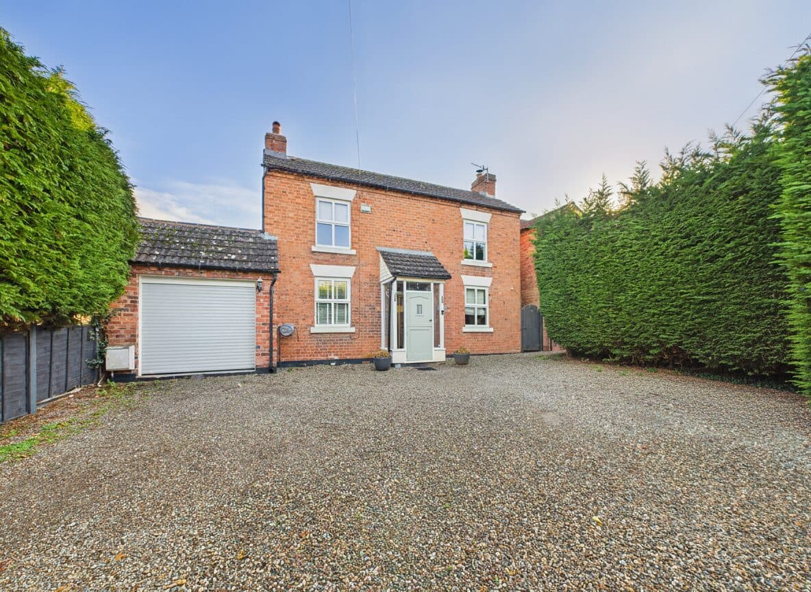 Yew Tree Cottage Worcester Road, Wychbold, Droitwich, Droitwich, WR9 7PF