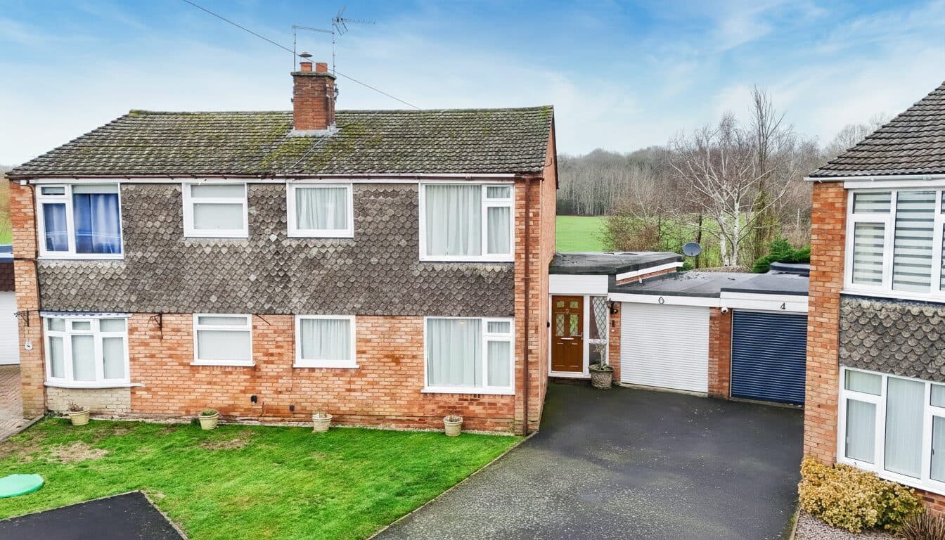 Meadow Close, Kington, Worcester, Worcester, WR7 4DE