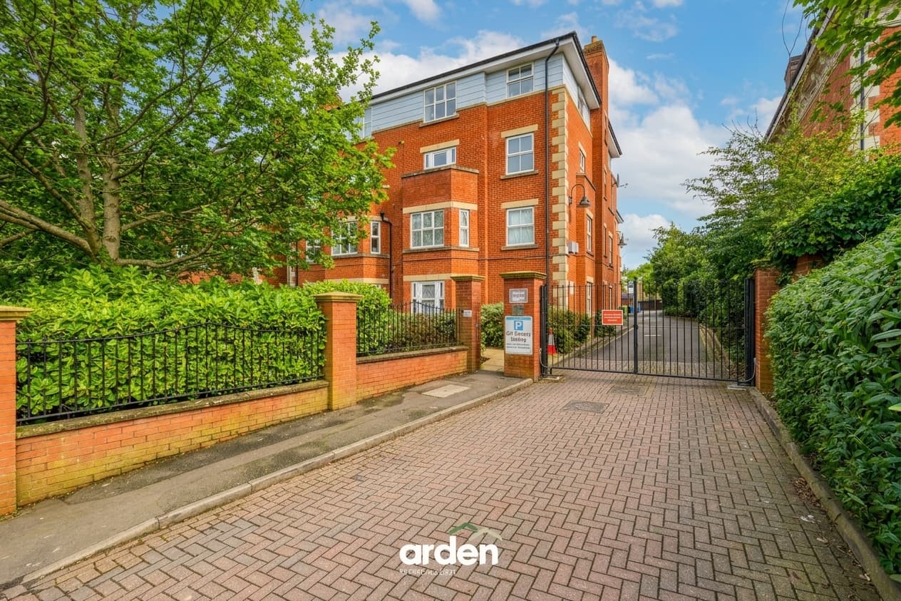 Warwick Road, Westley Heights, B92