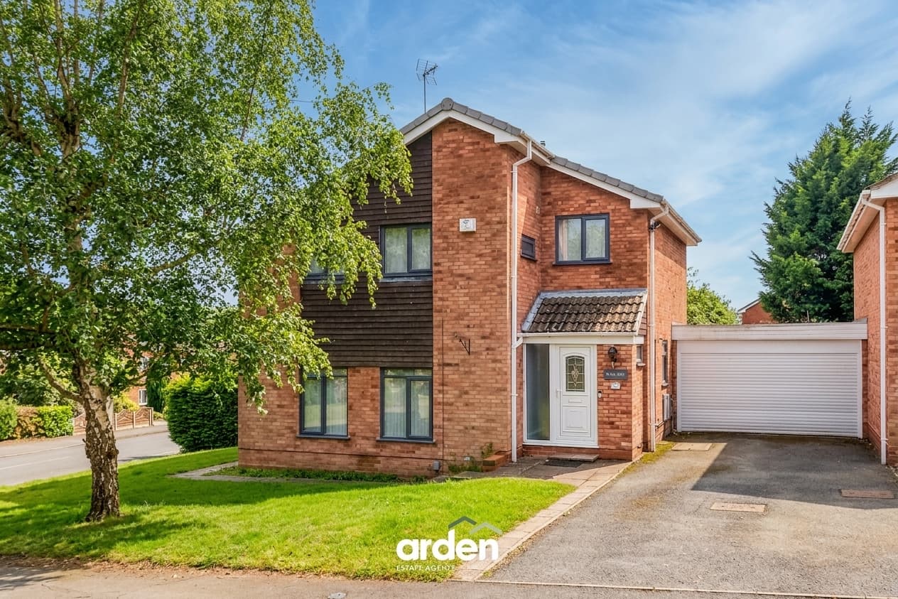 Lechlade Close, Redditch, Redditch, B98 8RN