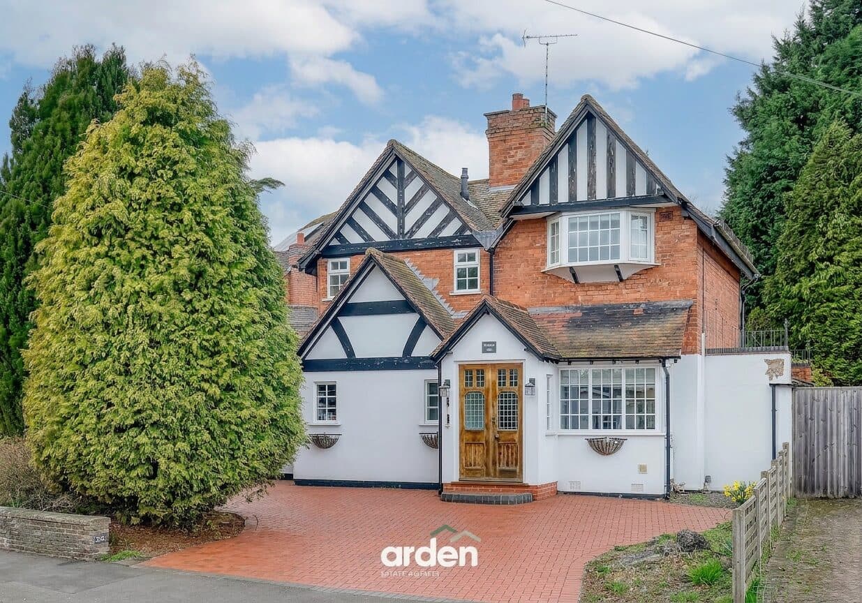 Haslucks Green Road, Shirley, Solihull, Solihull, B90 1DS