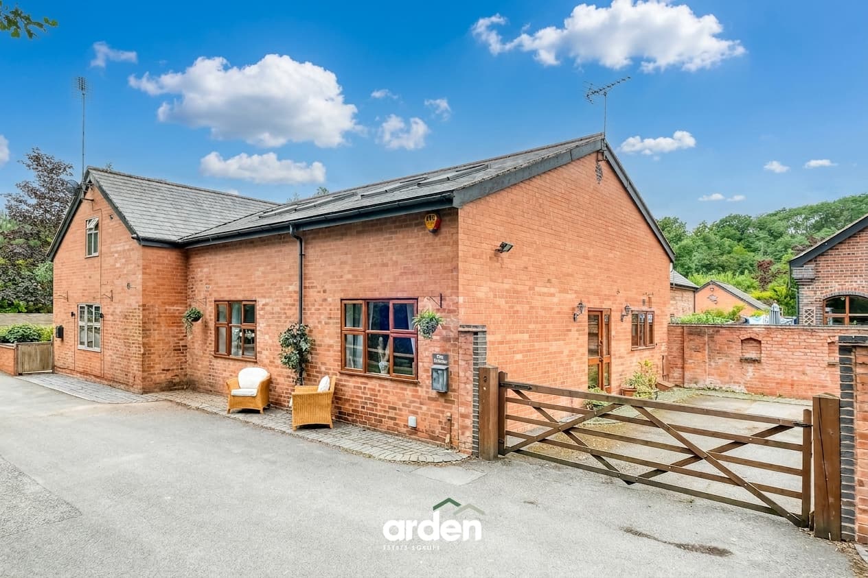 Clay Cottage, 3 Kiln Court, Birmingham, Alvechurch, B48 7SZ