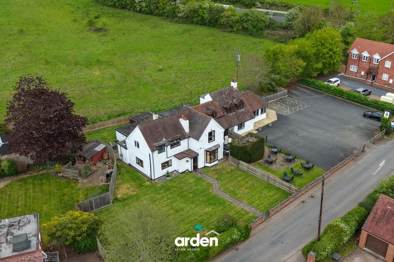 Fir Tree House & Cafe, Dunhampsted, Droitiwch, WR9 7JX