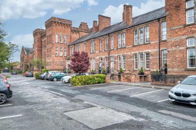 Flat 3, Charlemont Crookbarrow Road, Worcester, Norton, WR5 2PA