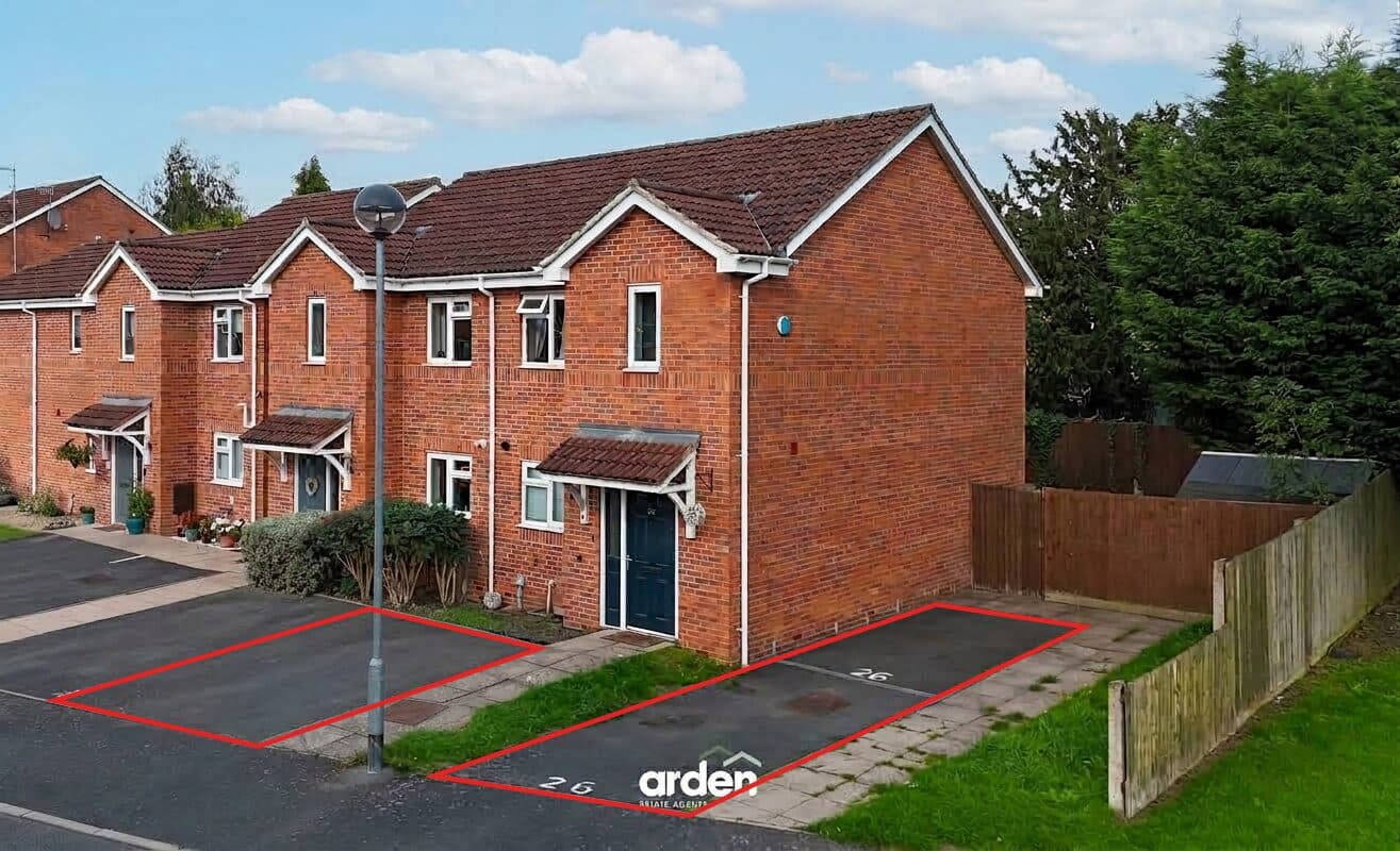 Catkins Close, Catshill, B61