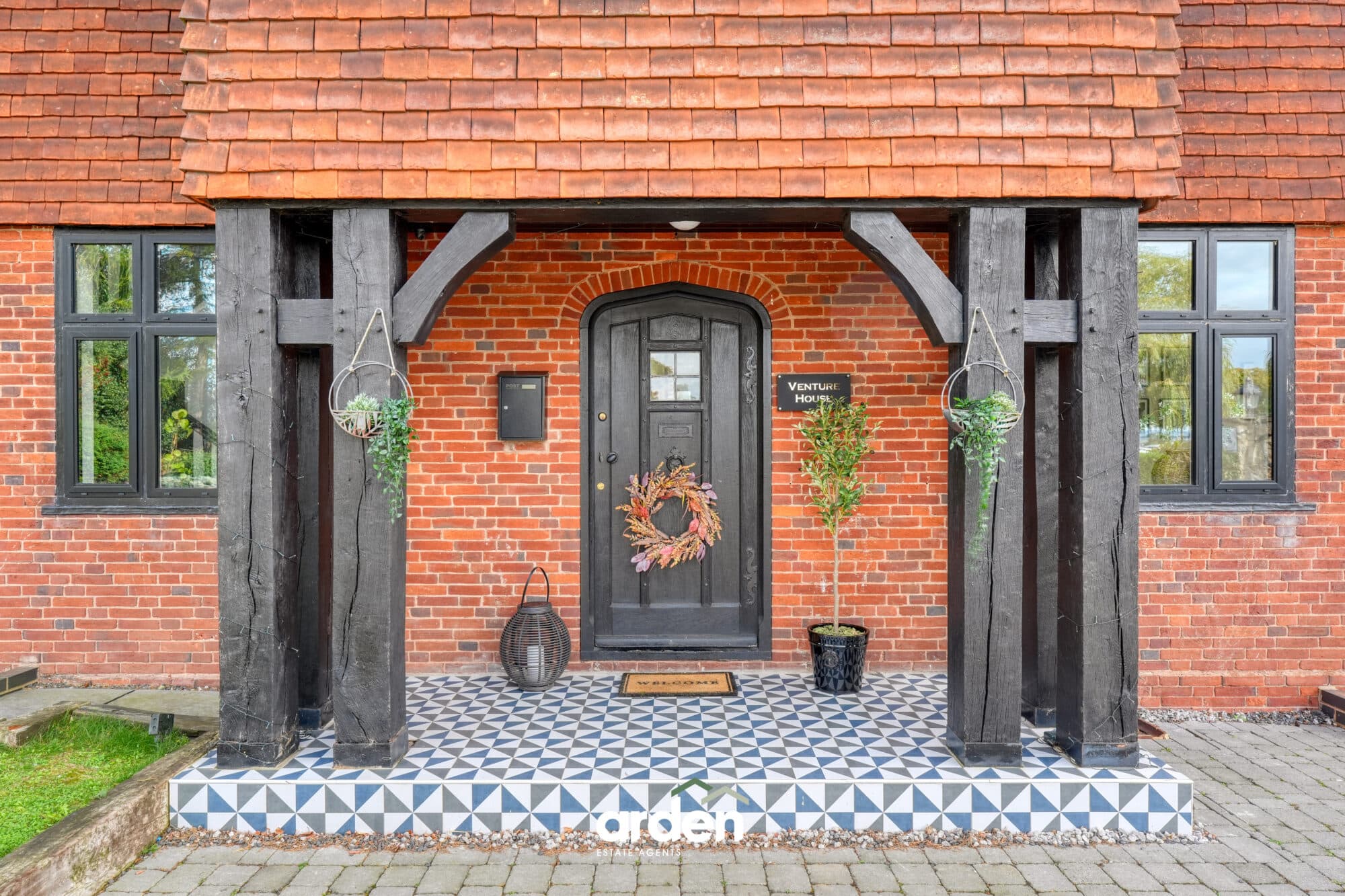 Stone, Kidderminster, DY10